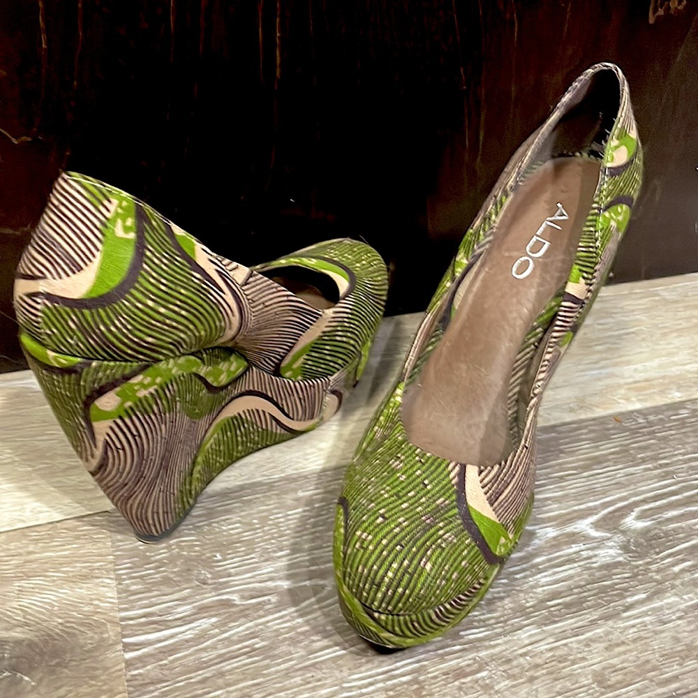 ALDO Forwood Platform Wedge Size 6